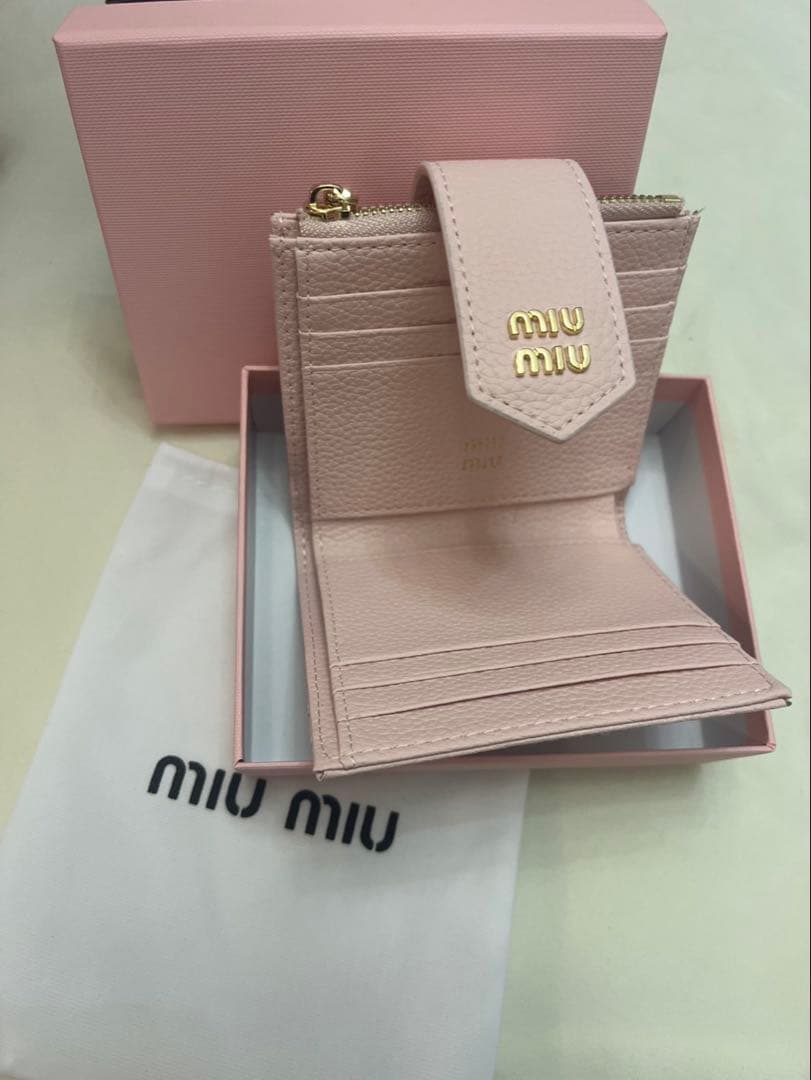 Miu Miu ピンク財布☆