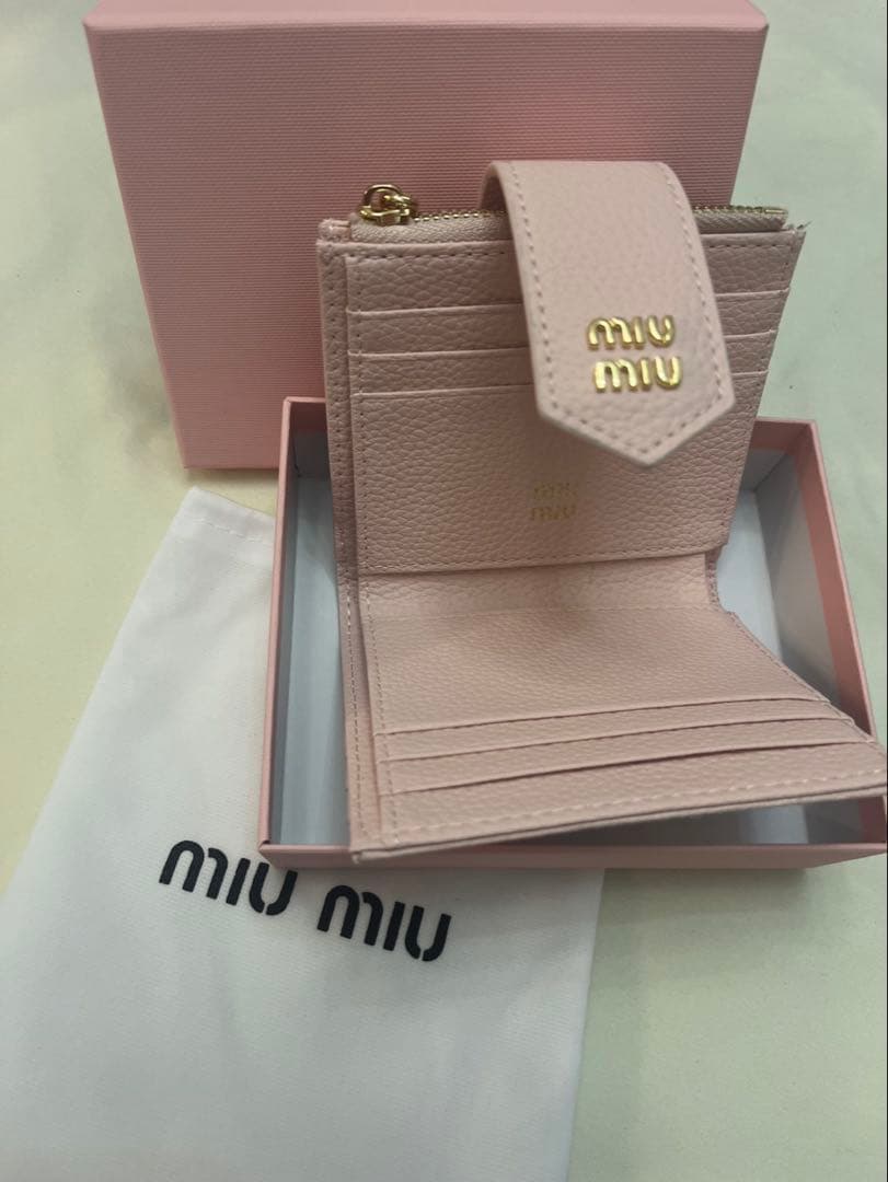 Miu Miu ピンク財布☆
