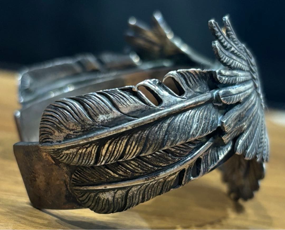 アリゾナフリーダムARIZONAFREEDOM 大イーグル＋フェザー4枚バングル