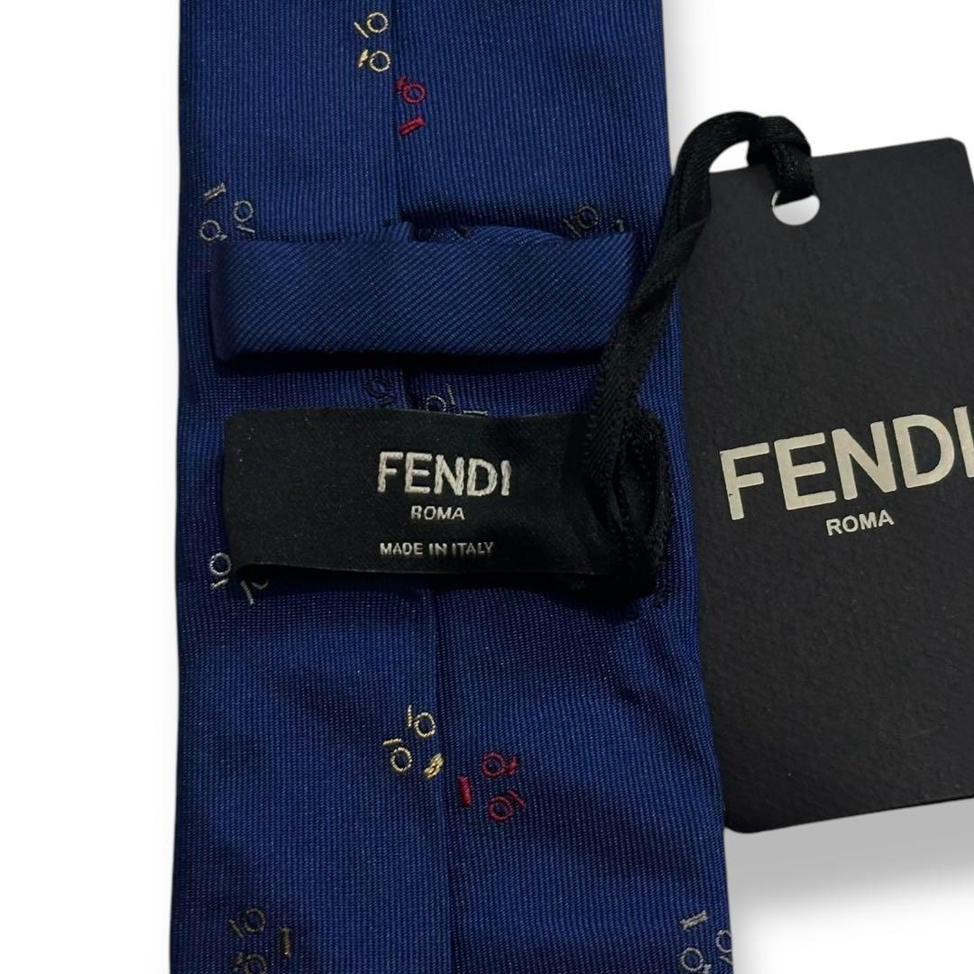 タグ付き✨美品✨FENDI ネクタイ　フェンディ　顔　モンスター　ナロータイ