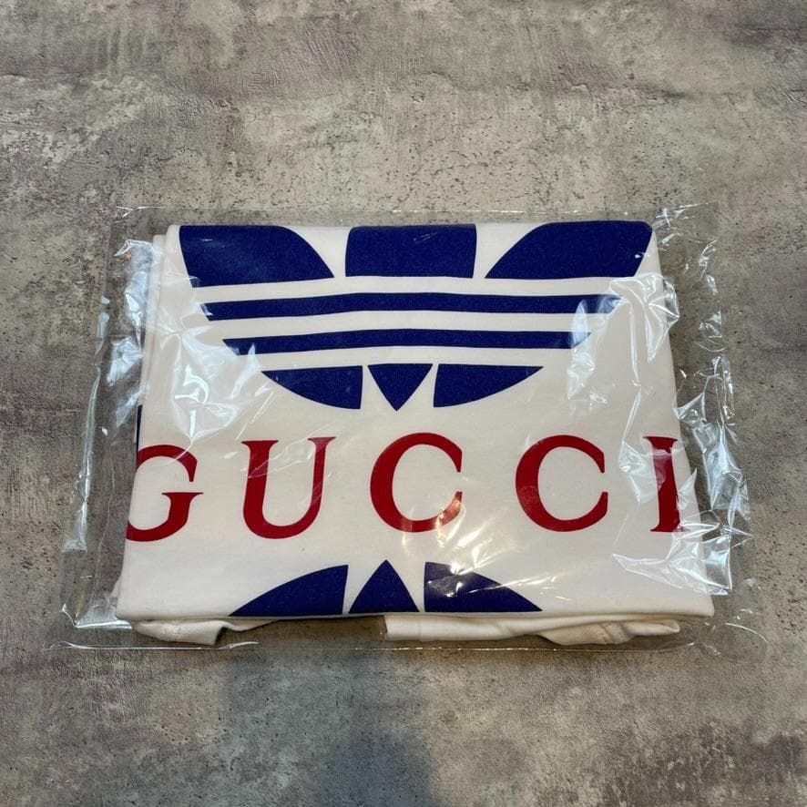 GUCCI × adidas コラボ Tシャツ ロゴ プリント ホワイト