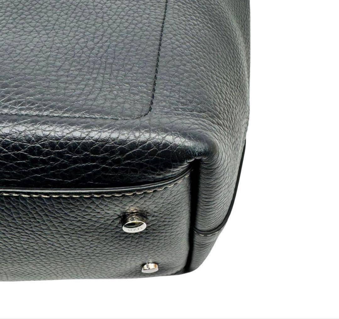 トッズ Tタイムレス　ミディアムトートバッグ