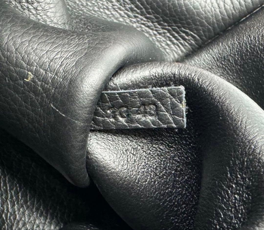 トッズ Tタイムレス　ミディアムトートバッグ