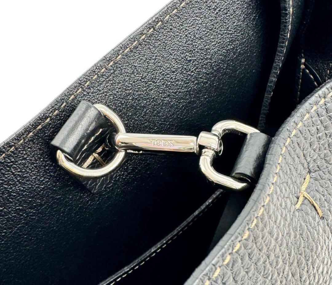 トッズ Tタイムレス　ミディアムトートバッグ