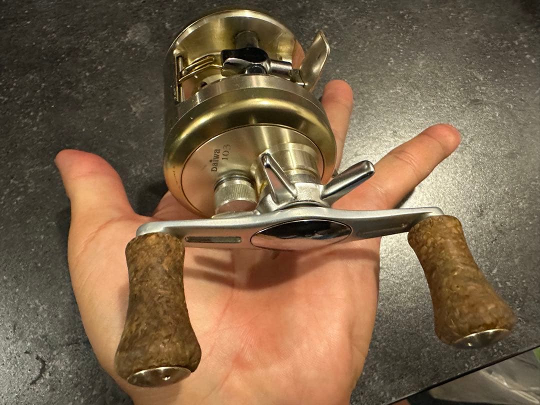 Daiwa ミリオネアcv-z 103 ベイトリール