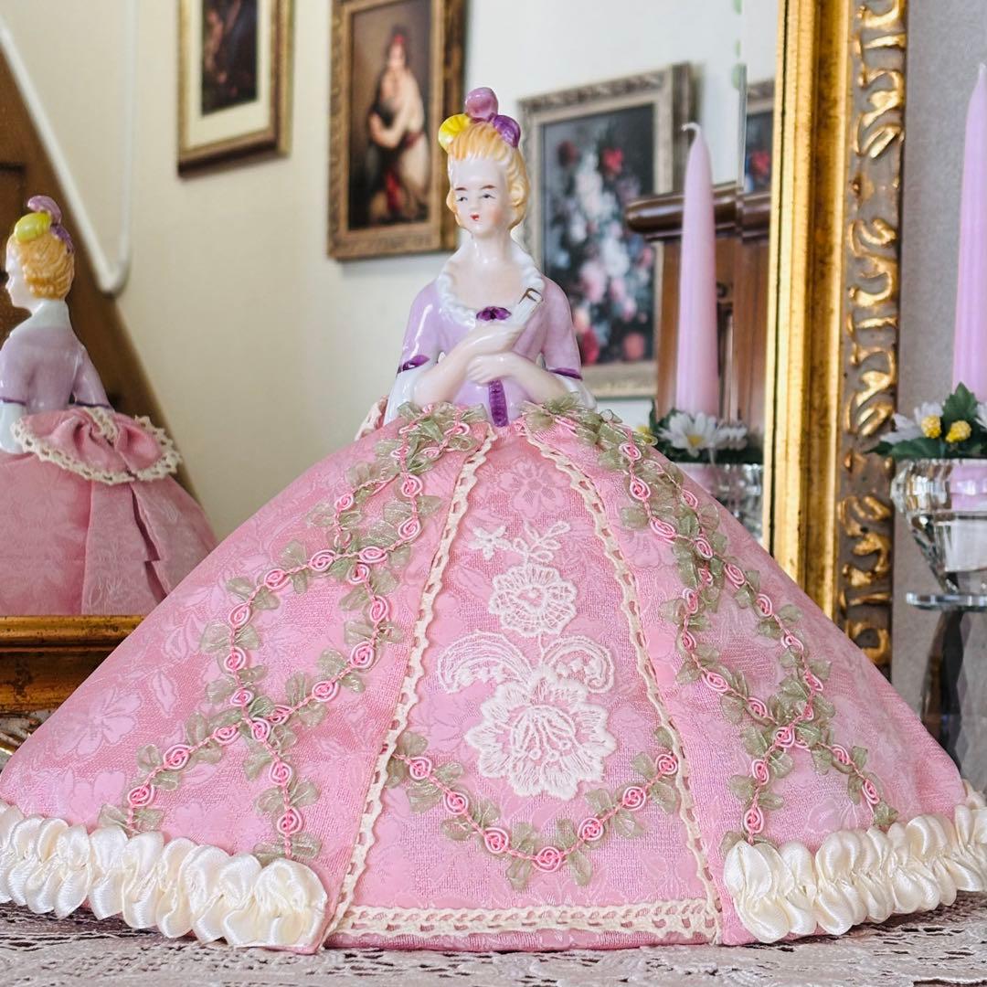 ハーフドールのティーコゼー　　ティーポットカバー