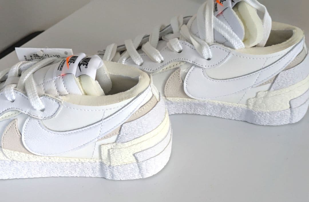 靴 NIKE BLAZER LOW / SACAI DM6443-100 25cm