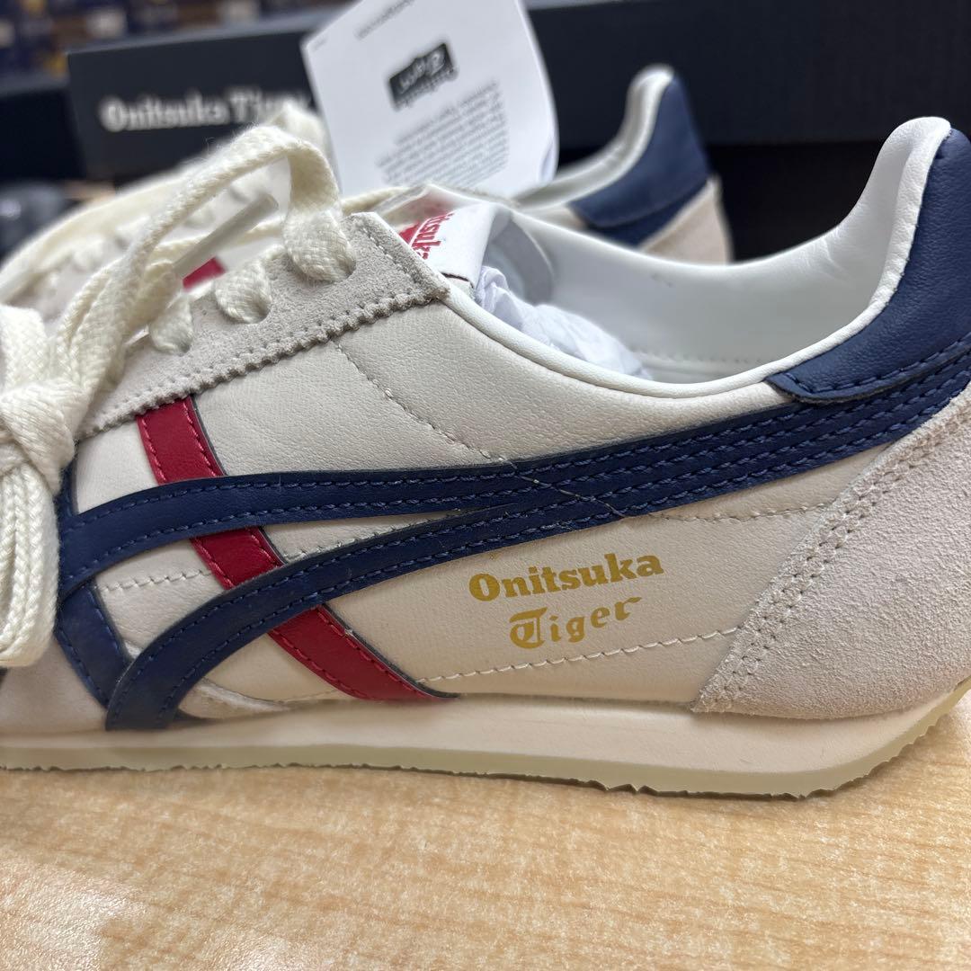 Onitsuka Tiger オフホワイトスニーカー