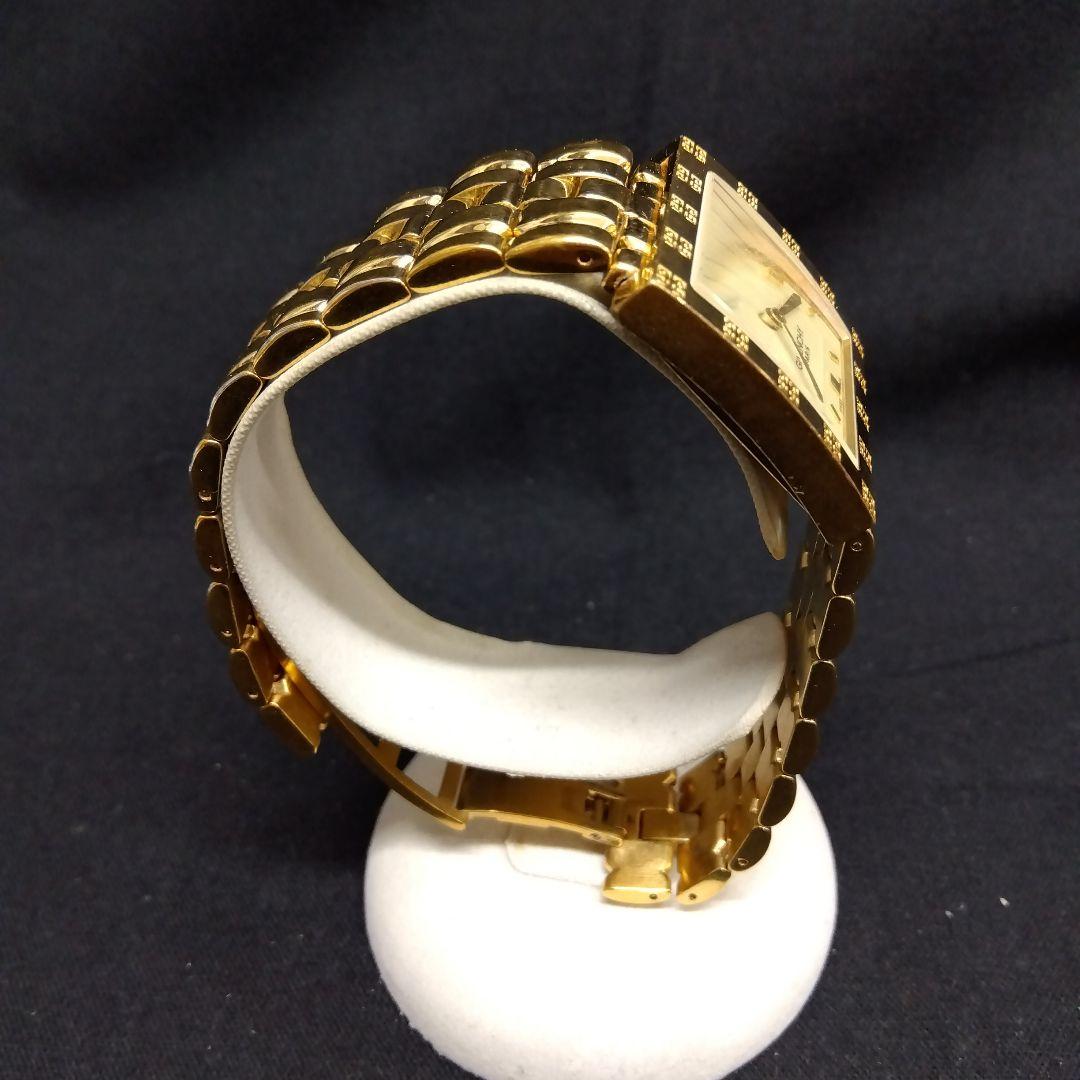 GIVENCHY 　ジバンシー 腕時計　ゴールド