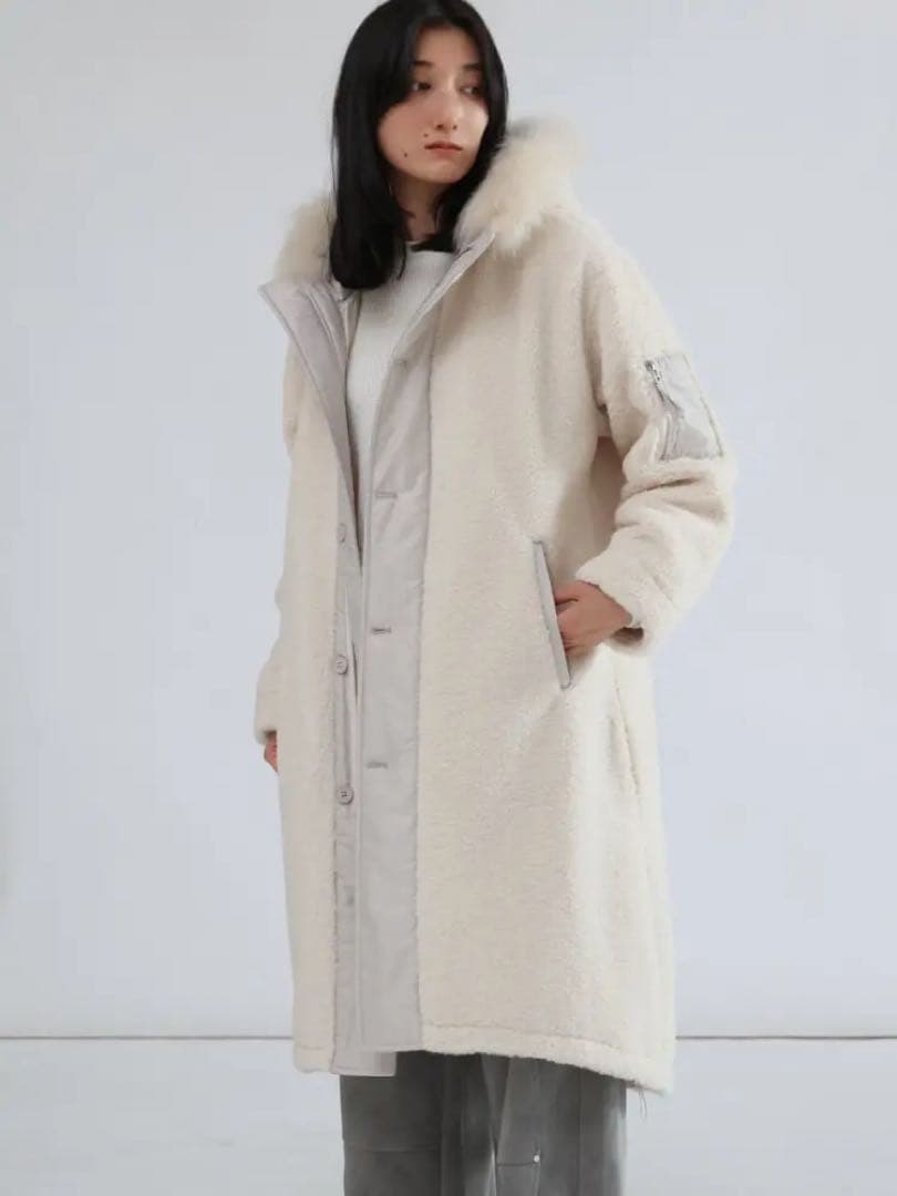 LASUD ボアコート　アイボリー未使用品　サイズ9号　定価34000円タグ無し