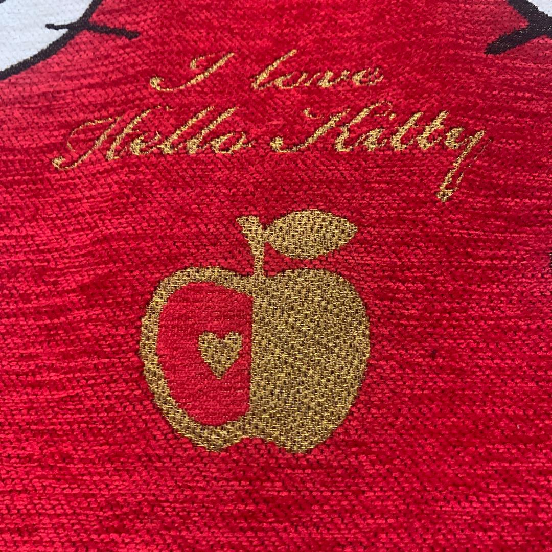 希少品　ハローキティ40周年マット　金糸を使ったリボンの縁取り豪華な織敷物