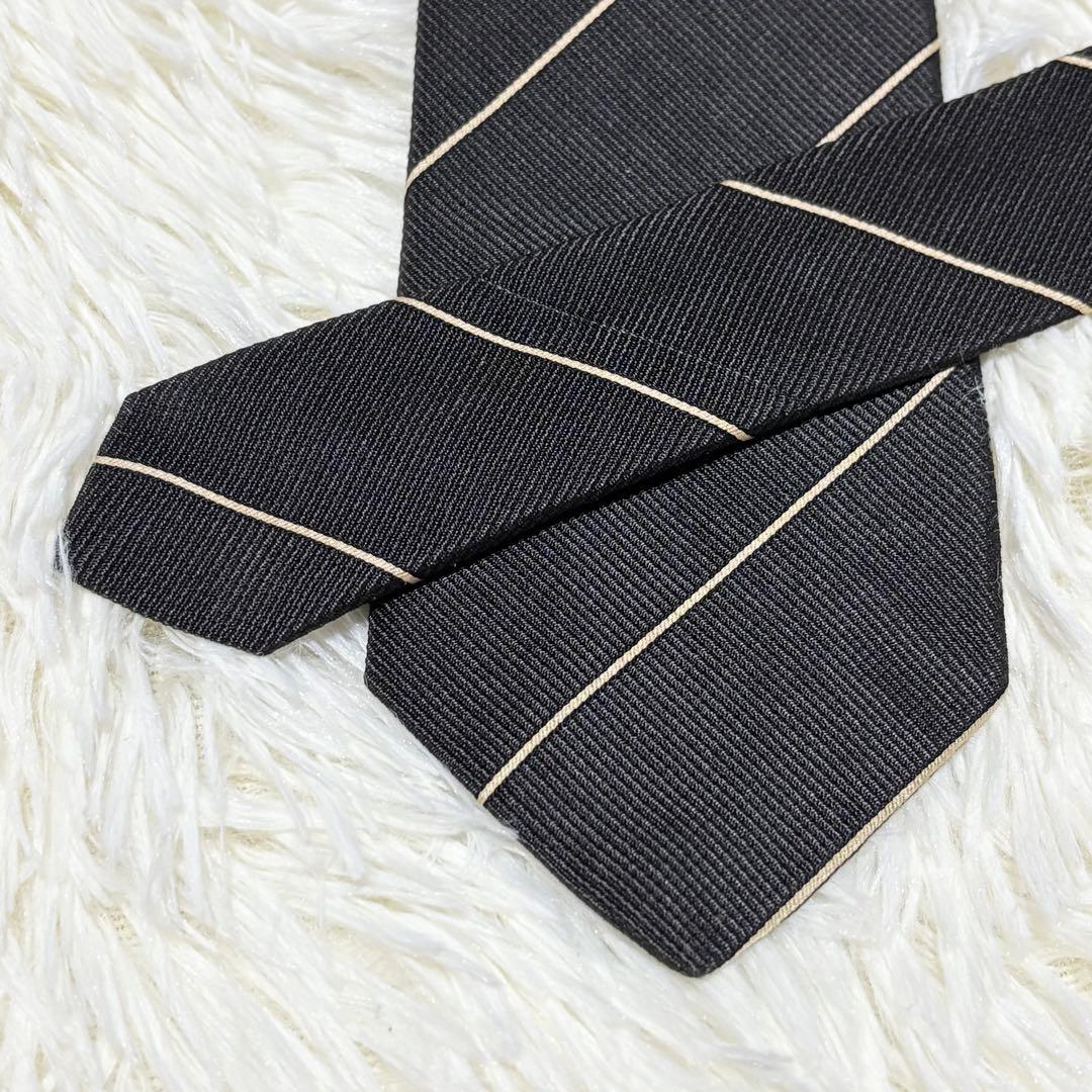 【ほぼ未使用】PRADA ネクタイ　ストライプ　レジメンタル　ブラック