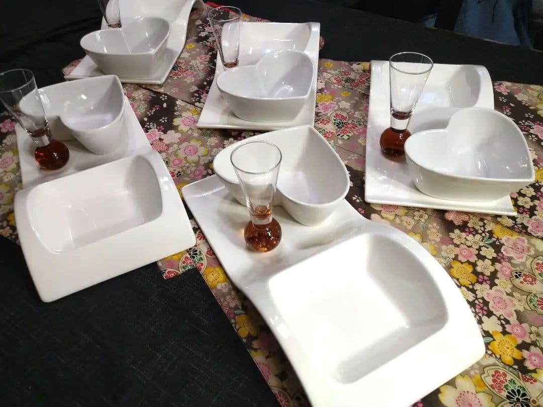 ♥豪華に演出３種類・２ステージウェーブ【ミルキーホワイトデザイン長皿盛】３組