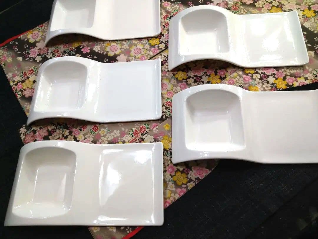 ♥豪華に演出３種類・２ステージウェーブ【ミルキーホワイトデザイン長皿盛】３組