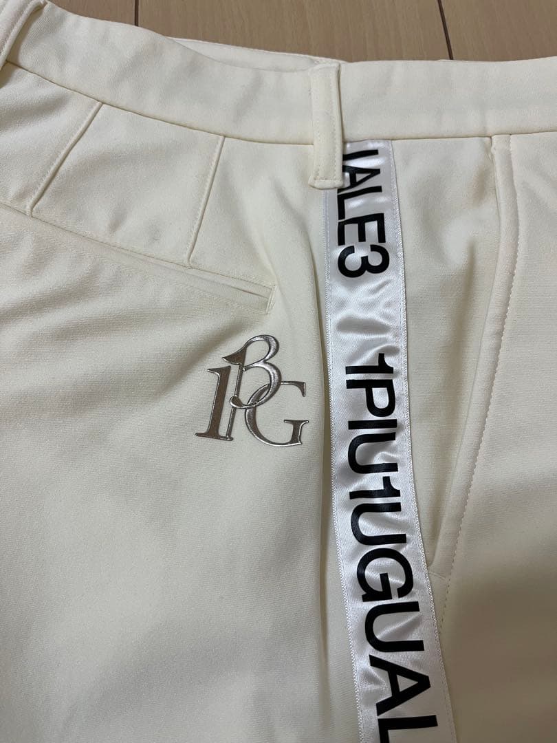 1PIU1UGUALE3 GOLFウノピゥウノウグァーレトレ ゴルフ VI 美品