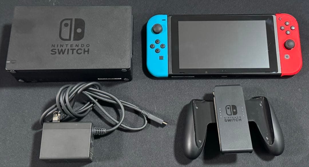 H*a様 Nintendo Switch 初期 本体 青/赤 2018年