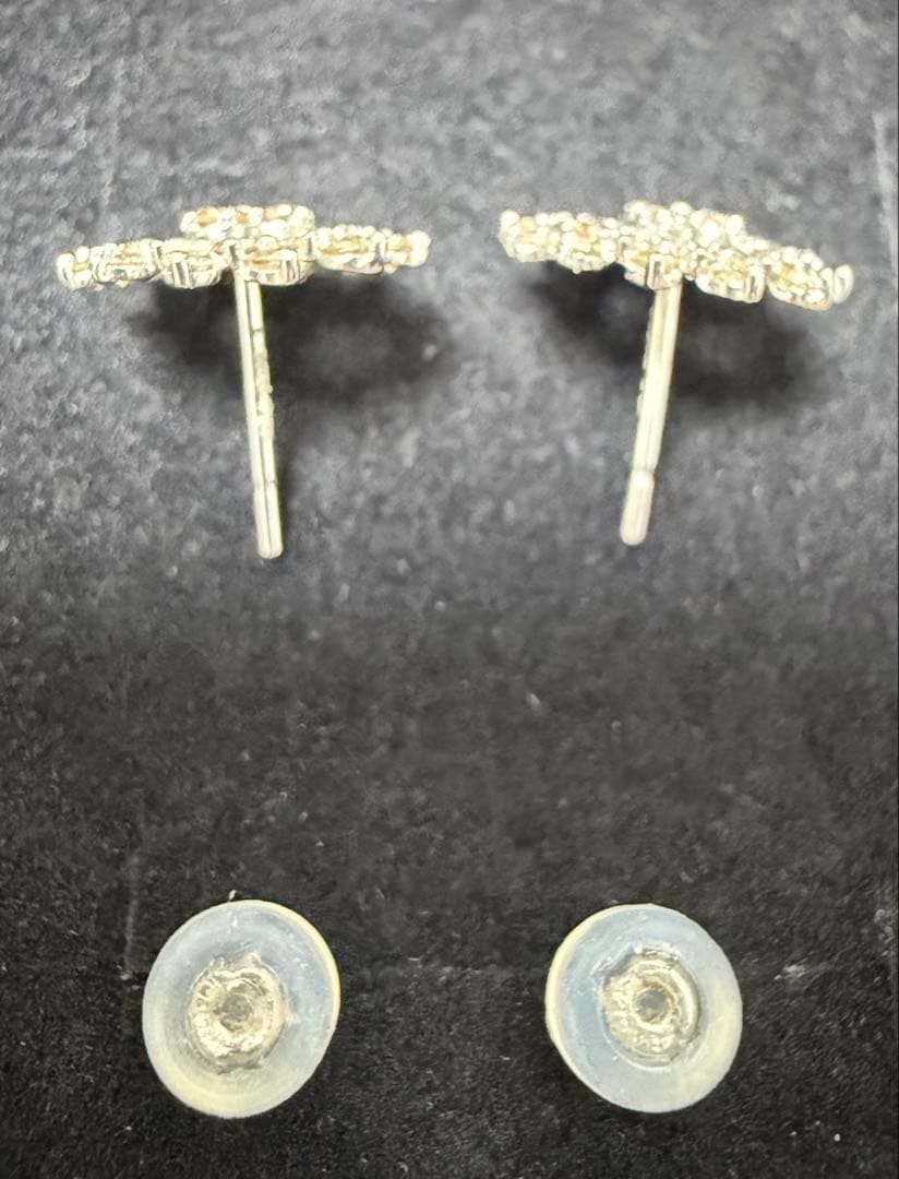 【鑑別書付き】天然ダイヤモンド ピアス 合計1.00ct K18WG フラワー