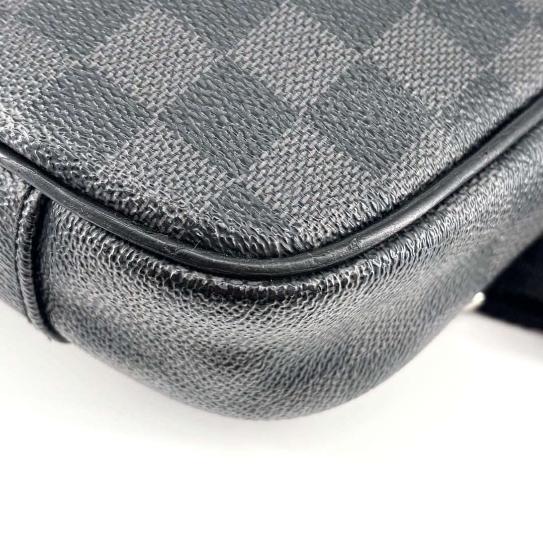 ルイヴィトン ダミエ グラフィット アンブレール ボディバッグ