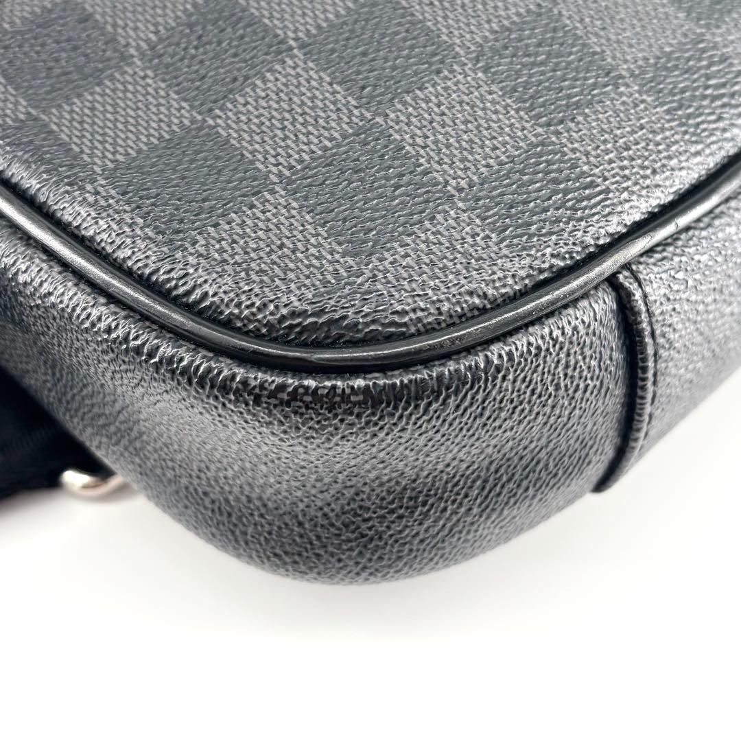 ルイヴィトン ダミエ グラフィット アンブレール ボディバッグ