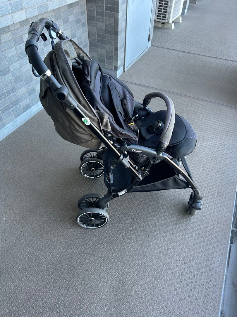 Combi ベビーカー ブラック/グレー