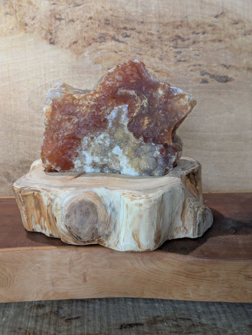 国産鉱物　花石瑪瑙　No.1 置物 木製ベース付き