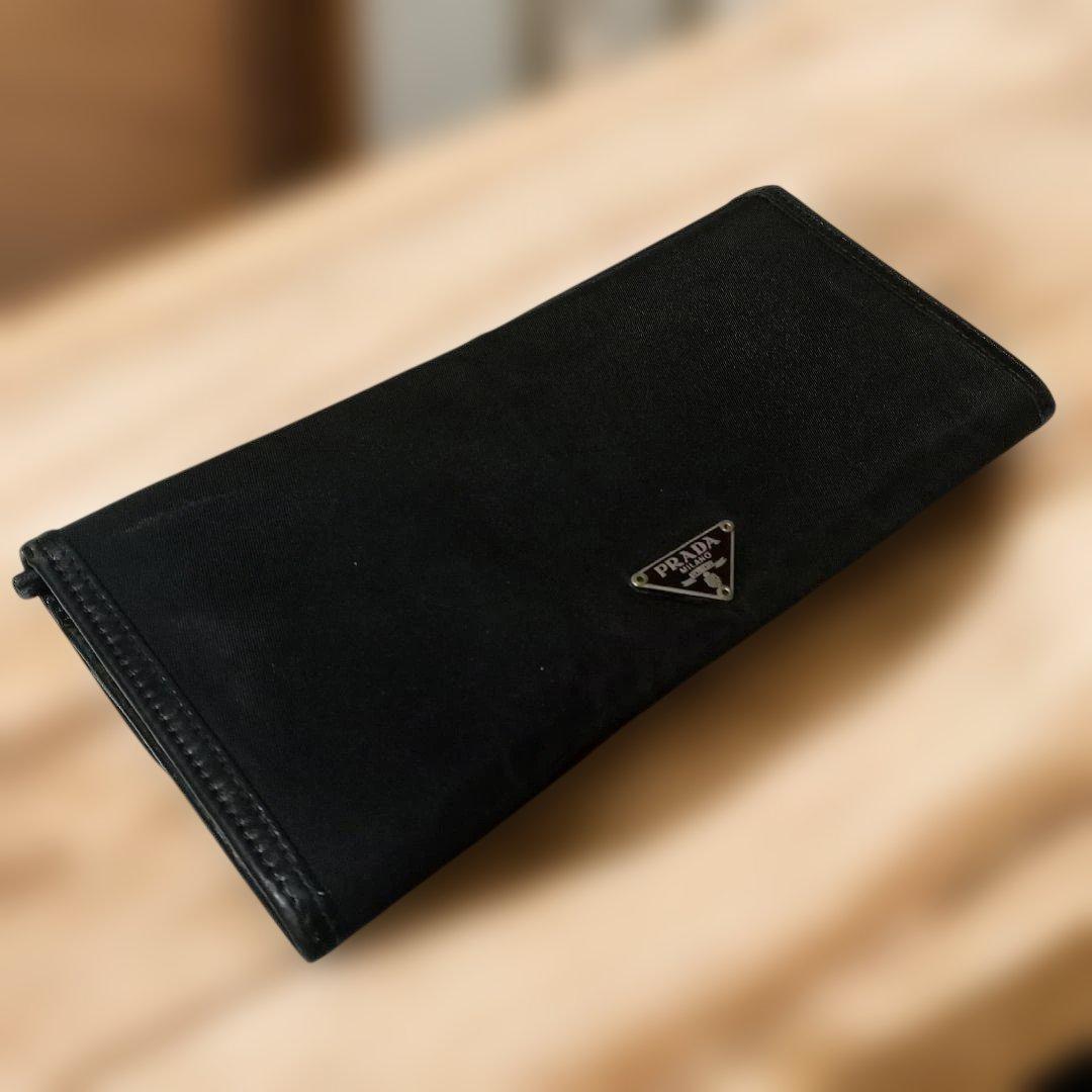 PRADA ブラックナイロン 薄型 長財布 折り財布 三角ロゴ メンズ