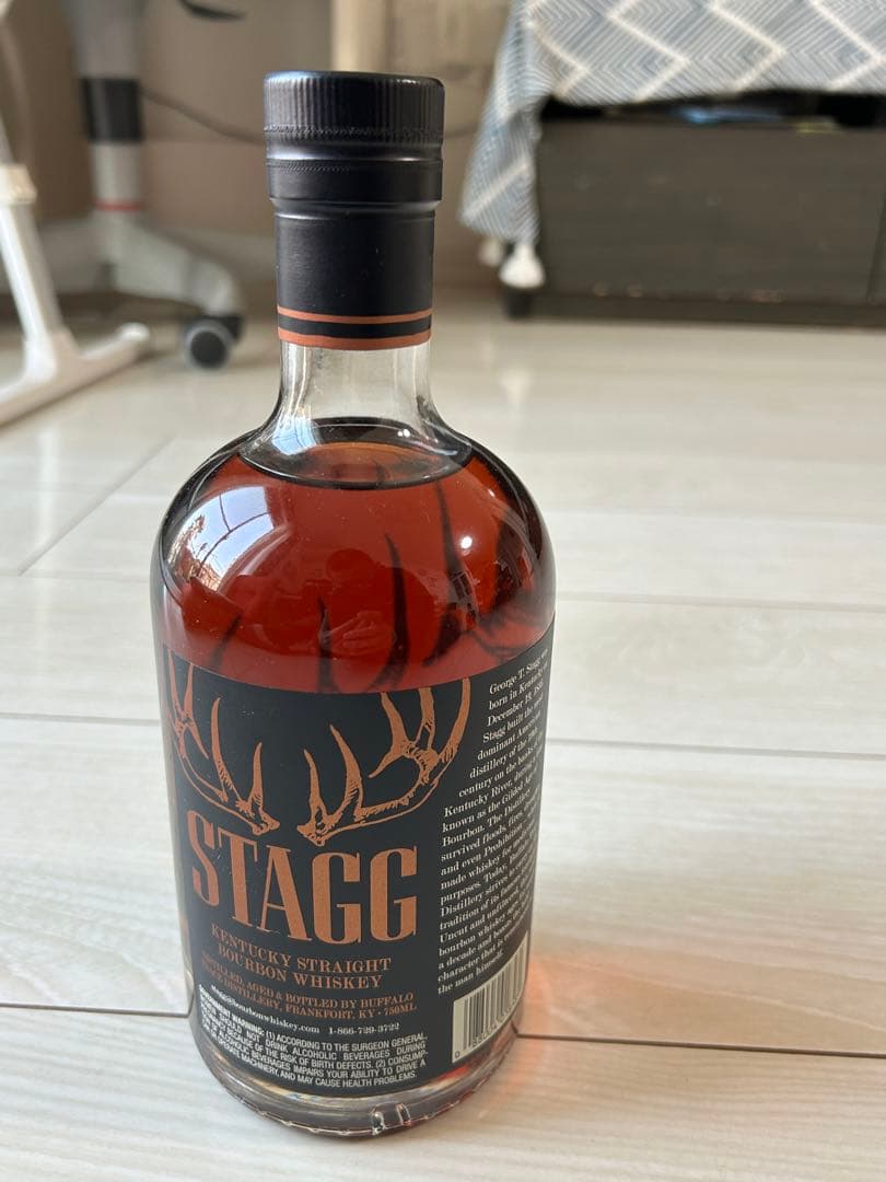 スタッグ　STAGG バーボンウィスキー　【箱無】 750ml