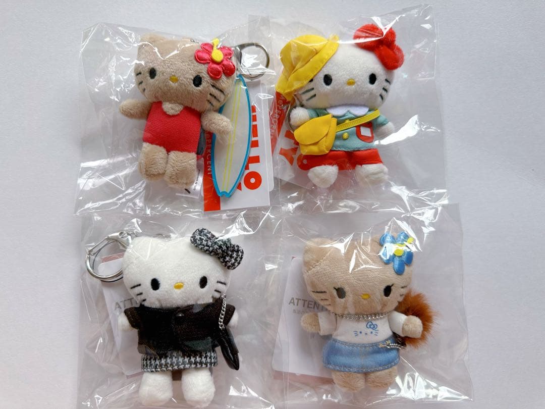 新品　me %ローリーズファーム　ハローキティ　キーホルダー 幼稚園等4点セット