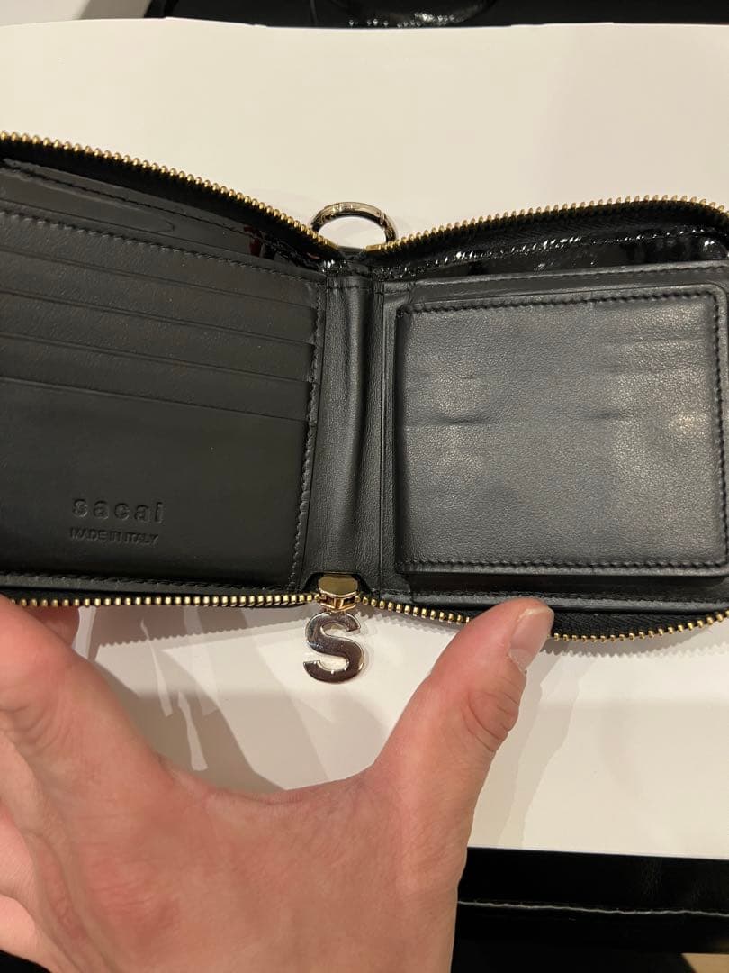 sacai ブラックレザー 二つ折り財布
