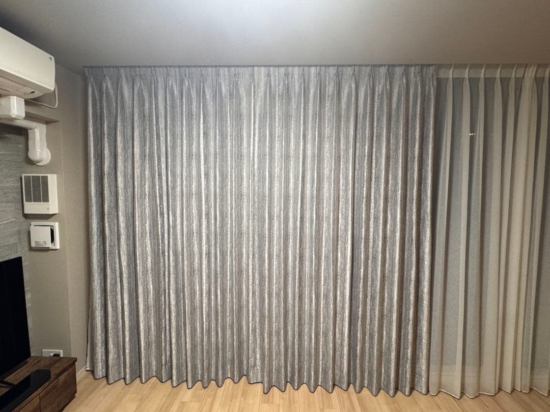 シルバープリーツドレープカーテン