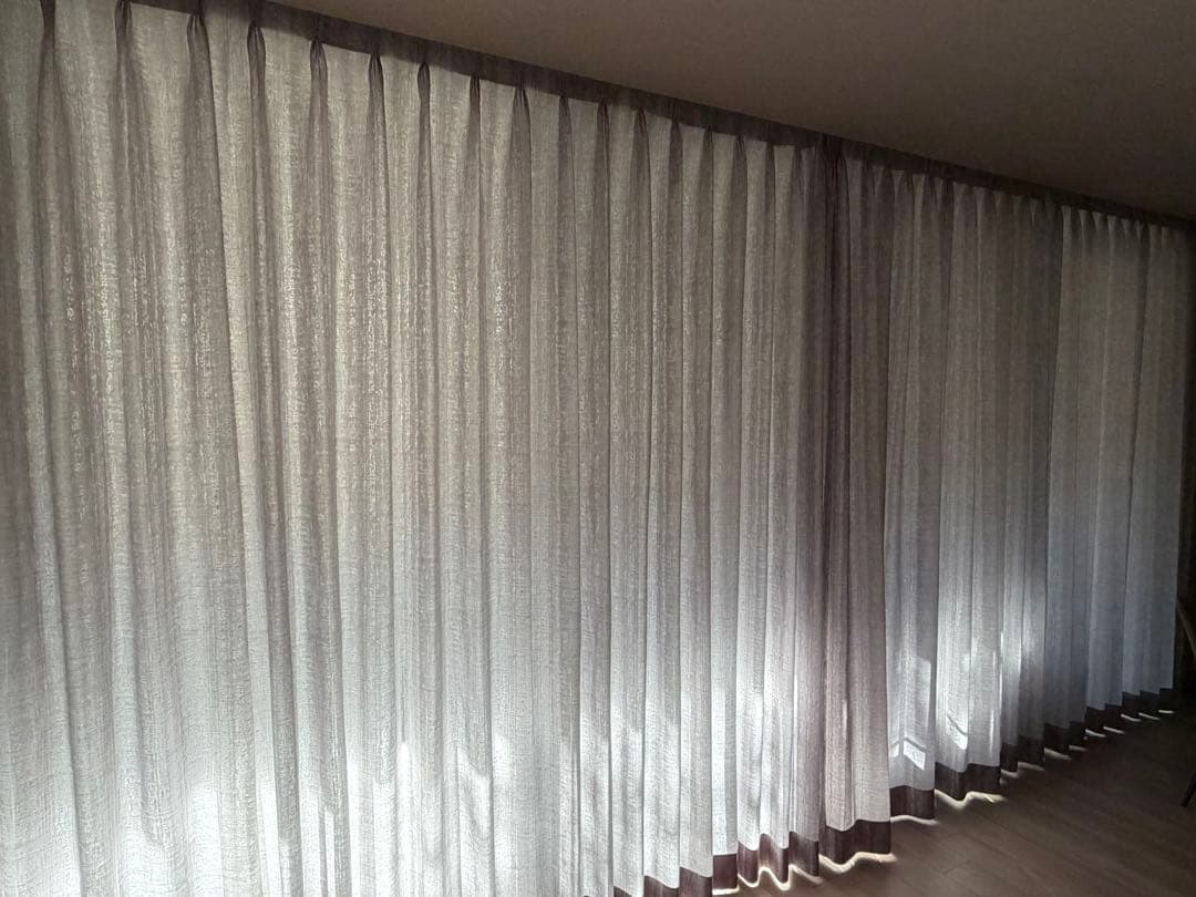 シルバープリーツドレープカーテン