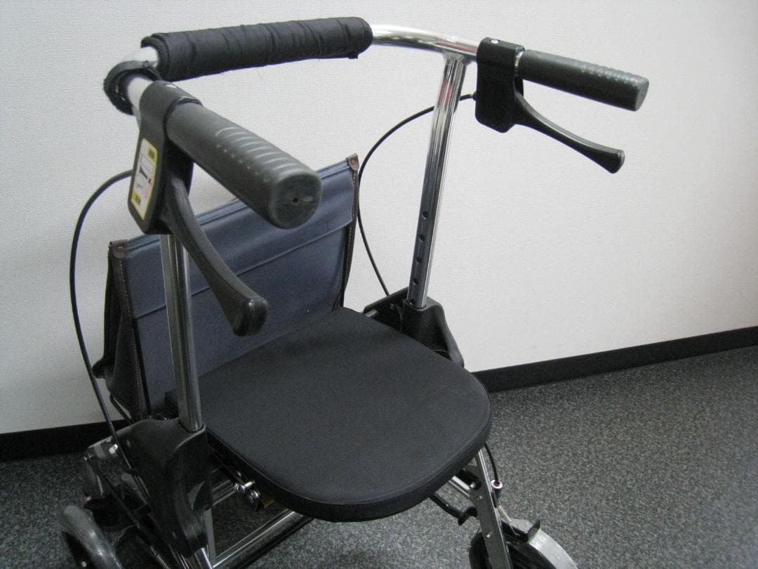 テイコブリトルR HS05R 歩行車 幸和製作所 抑制ブレーキ機能付き　①