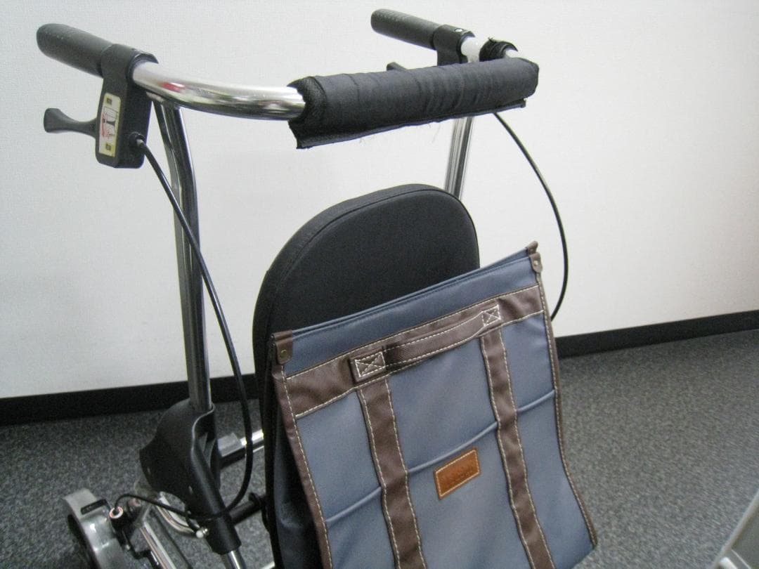 テイコブリトルR HS05R 歩行車 幸和製作所 抑制ブレーキ機能付き　①