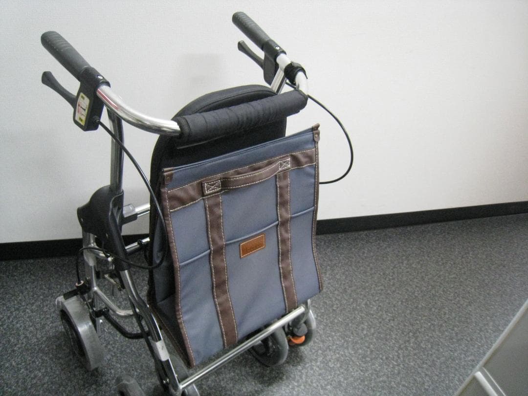 テイコブリトルR HS05R 歩行車 幸和製作所 抑制ブレーキ機能付き　①