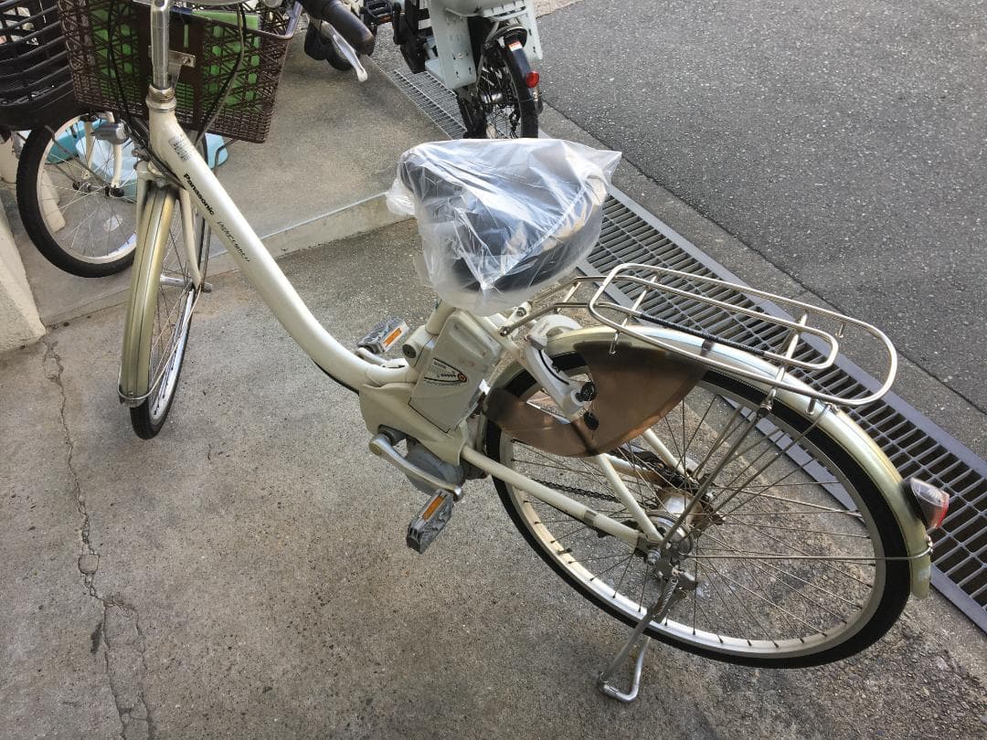 地域限定送料無料　ビビ　ライトユー　8,9AH　軽量車　白　神戸市　電動自転車