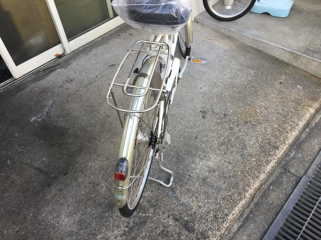 地域限定送料無料　ビビ　ライトユー　8,9AH　軽量車　白　神戸市　電動自転車