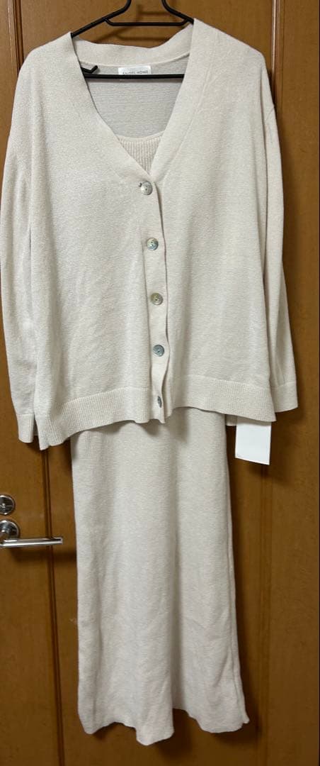 新品タグ付きSNIDEL ｜カーディガン付きタンクワンピース