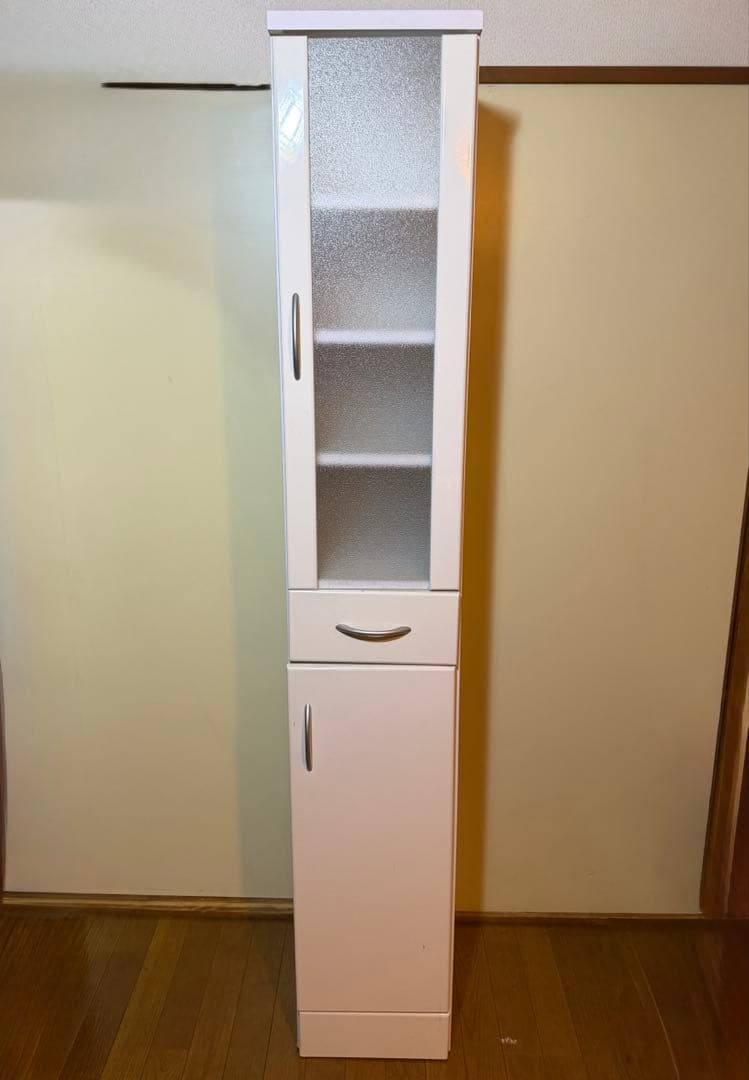 ホワイトキッチン収納棚