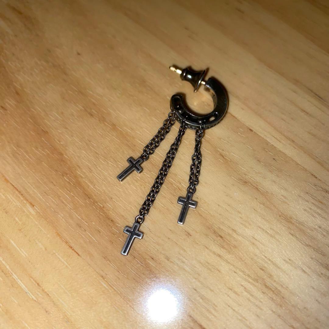 Justin Davis DANGLING CROSS ピアス