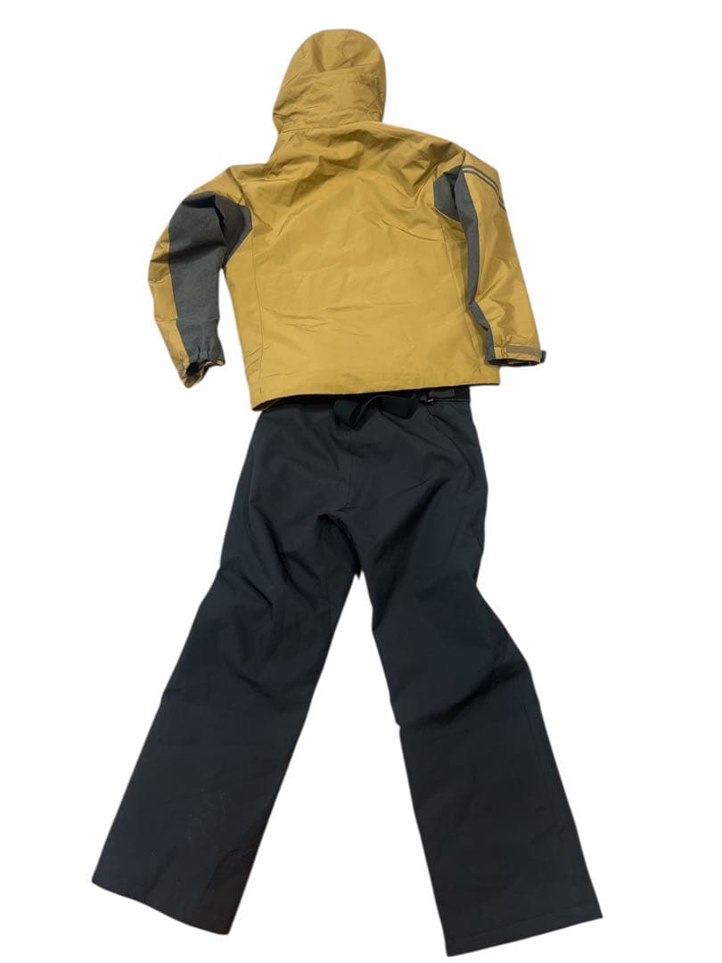 ☆DESCENTE デサント スキースノーボードウェア 上下セット S 165☆