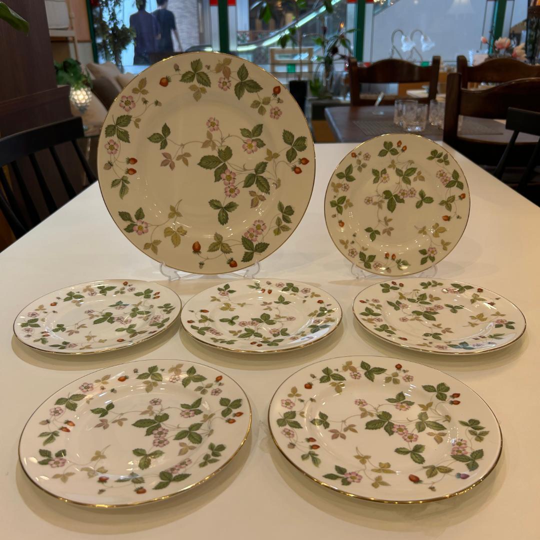 美品♥ワイルドストロベリープレート大皿、小皿