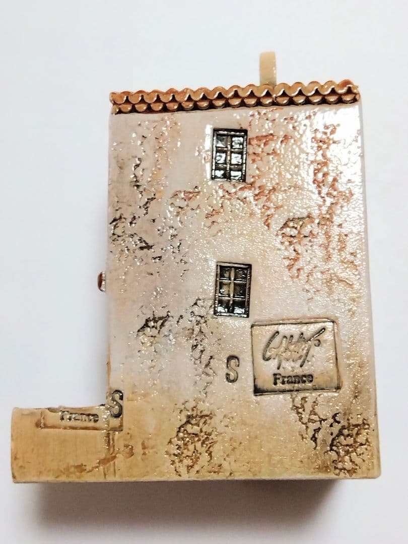 ゴーハウス★GAULT HOUSE お花の装飾が可愛いフランスの家