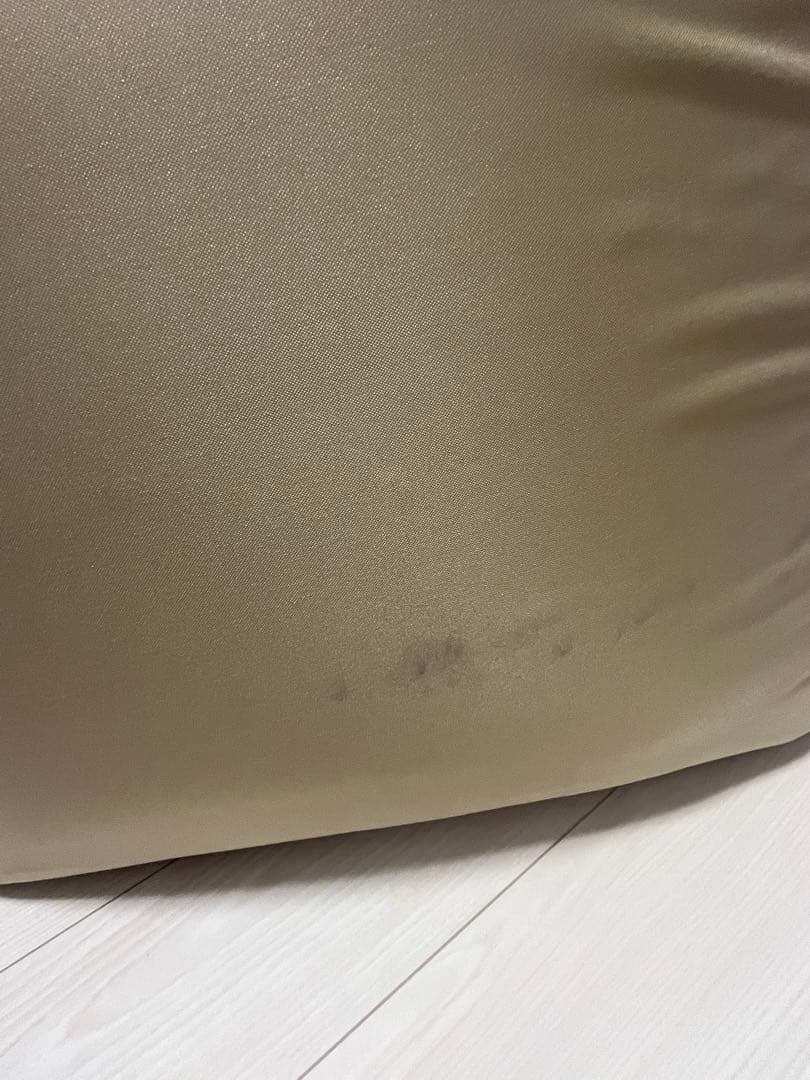 ベージュ クッションソファ サイドポケット付き