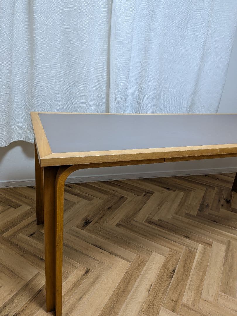 Magnus＆Olsen マグナスオルセン　リノリウムテーブル