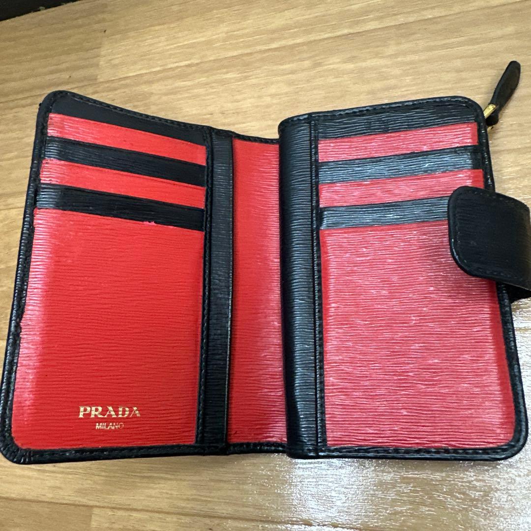 PRADA プラダ ヴィッテロムーヴ　サフィアーノ　財布　レザー　黒　赤