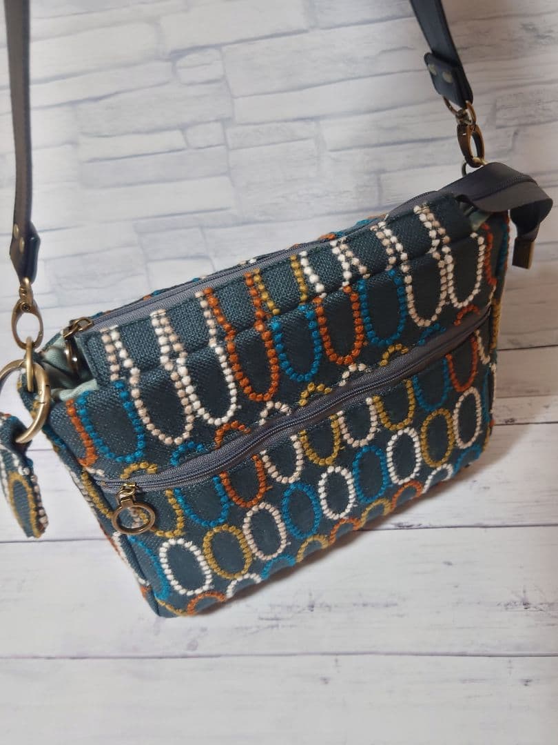 tarte　darkgreen ミナペルホネン ファスナーバッグ