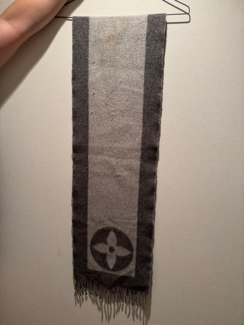 Louis Vuitton グレー マフラー