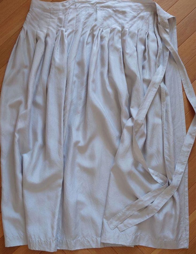 yoliタックプリーツシルクスカート