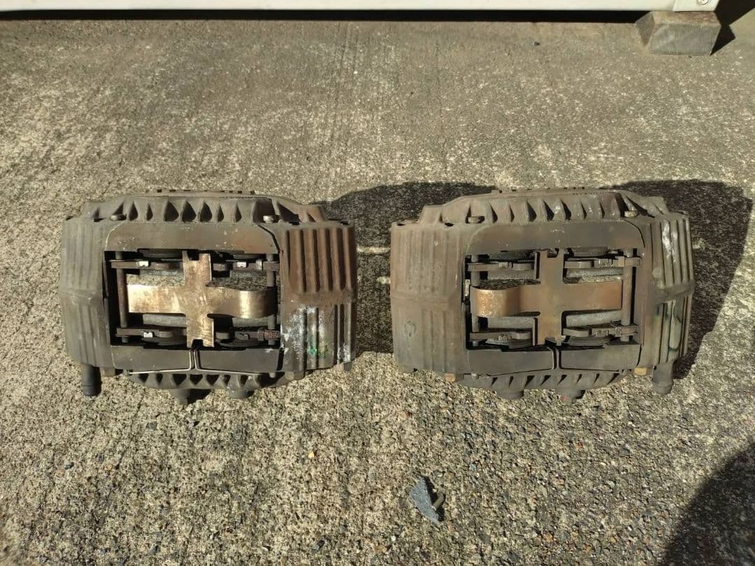 スッパ7様　NISSAN フロントキャリパー