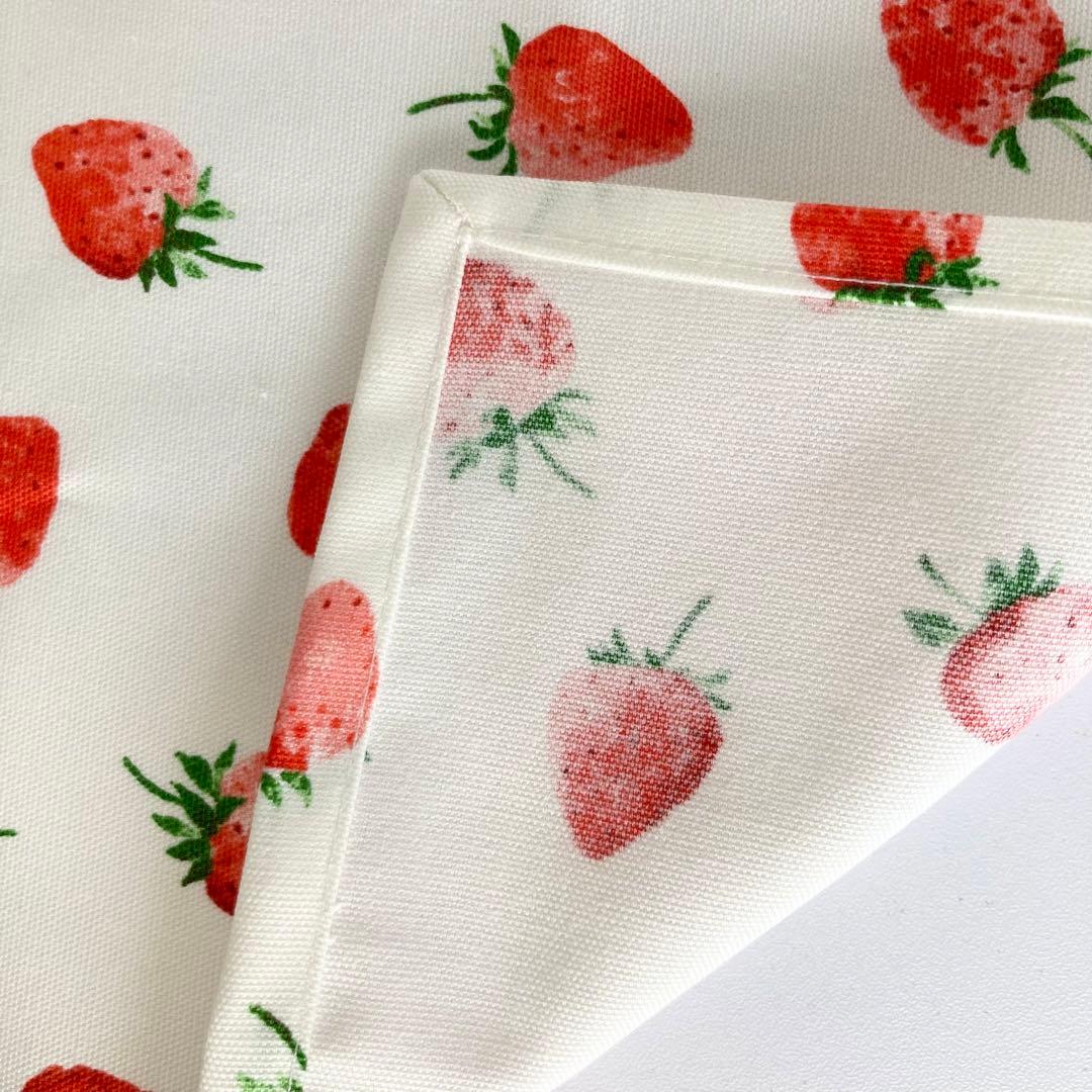 me様　確認用　いちご　白　ランチョンマット　20×30 給食袋　両面フリル